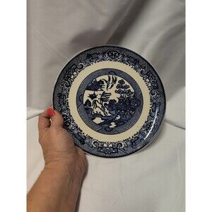 9.25 Luncheon Plate Blue Willow Pattern Unmarked Vintage